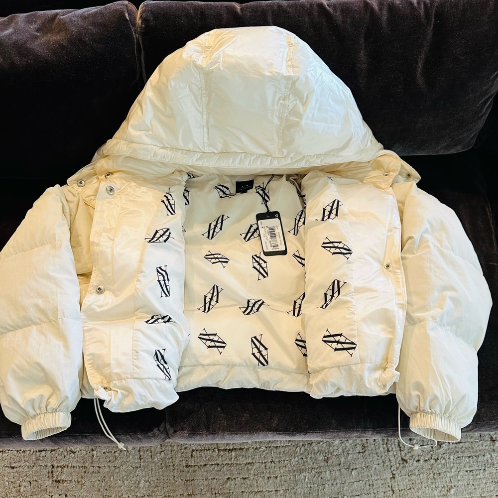 NEW WITH TAGS- Armani Exchange cropped womens puffer jacket- cream, size small
